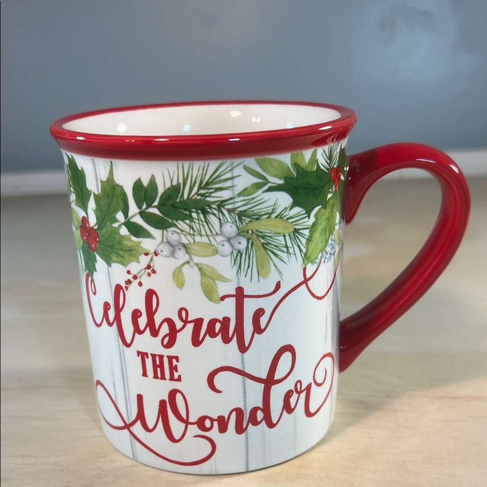 NWOT Festive Red and Green Holiday Mug 8 oz